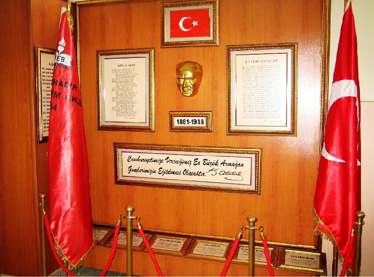 imajlar/bayrakresim/253032863603725612uea-_001_-_yeni.jpg
