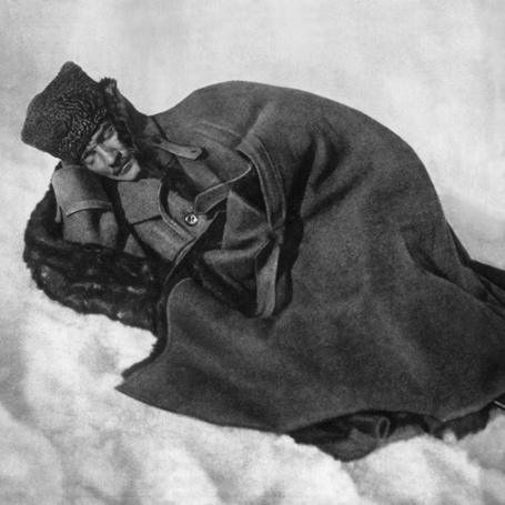 ereveli Atatrk Resimleri Askerlik fotoraflar siyah beyaz Atatrk resmi kar zerinde