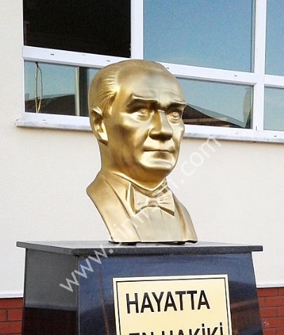 Atatürk Büstü yönetmeliğine göre eğitim kurumlarında Atatürk Büstü